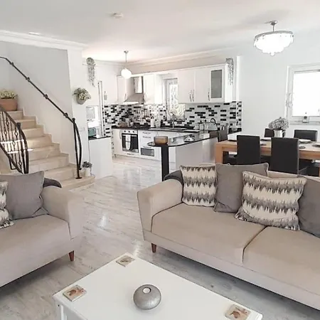 London By Luxury Group