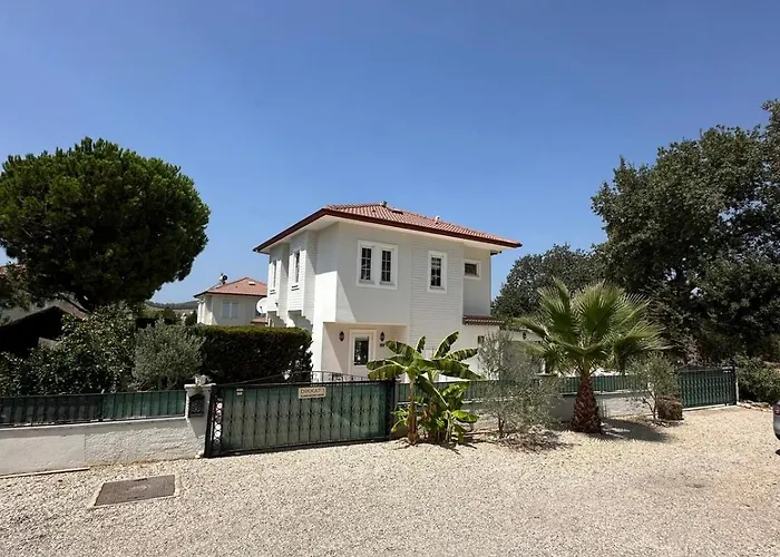 London By Luxury Group