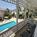 Villa London By Luxury Group *
