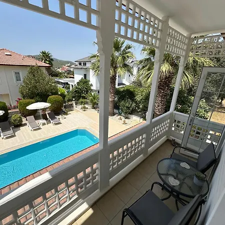 Villa London By Luxury Group *