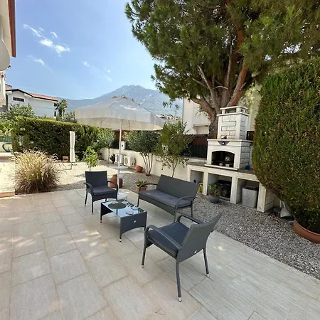 London By Luxury Group *