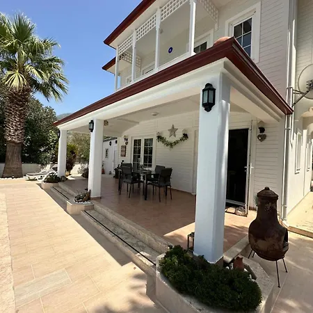 London By Luxury Group Villa *