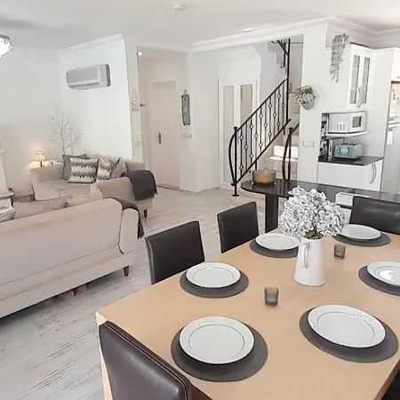 London By Luxury Group Villa