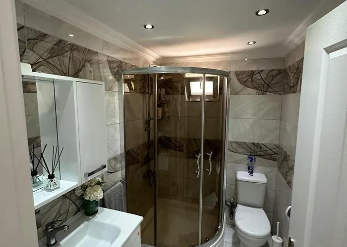 London By Luxury Group *