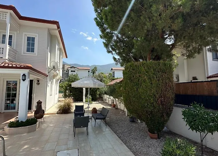 London By Luxury Group Vilă