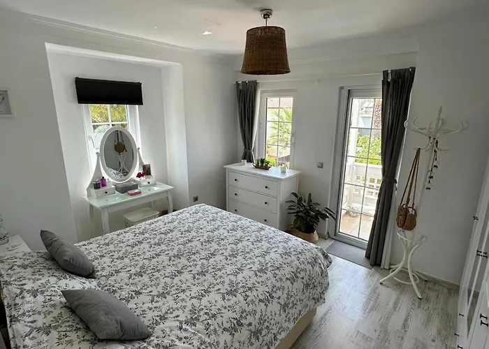 London By Luxury Group