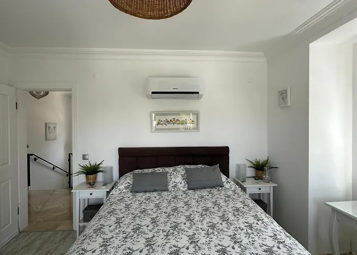 London By Luxury Group Vila