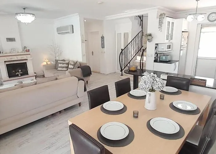 London By Luxury Group Vila